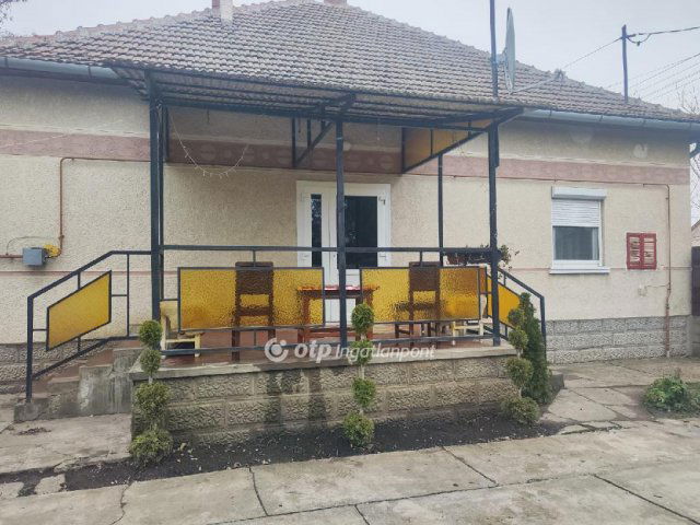 Eladó családi ház, Öcsödön 26.999 M Ft, 2 szobás