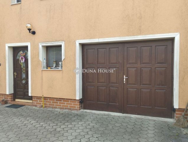 Eladó családi ház, Székesfehérvárott 170 M Ft, 4 szobás