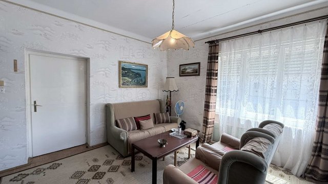 Eladó családi ház, Hévízen 63 M Ft, 4 szobás