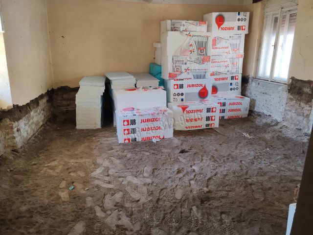 Eladó családi ház, Békéscsabán 16 M Ft, 2 szobás