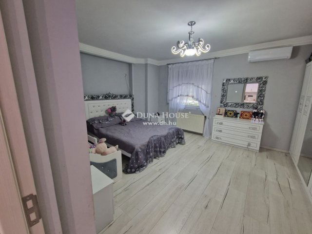 Eladó családi ház, Enyingen 86 M Ft, 7 szobás