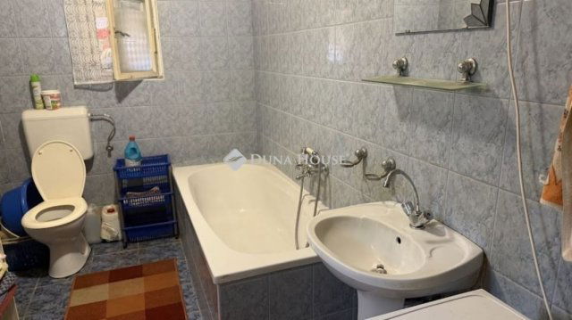 Eladó családi ház, Szombathelyen 85.9 M Ft, 5 szobás