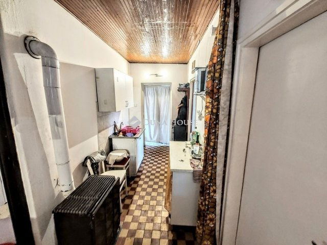 Eladó családi ház, Sándorfalván 65 M Ft, 4 szobás