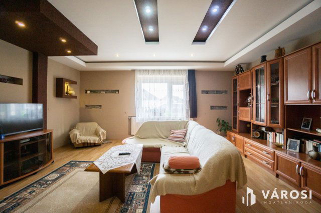 Eladó családi ház, Dunaszegen 74.9 M Ft, 4 szobás