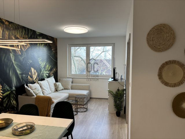 Eladó téglalakás, Siófokon 74.9 M Ft, 2 szobás