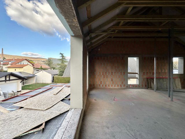 Eladó téglalakás, Pécsett 92.284 M Ft, 3 szobás