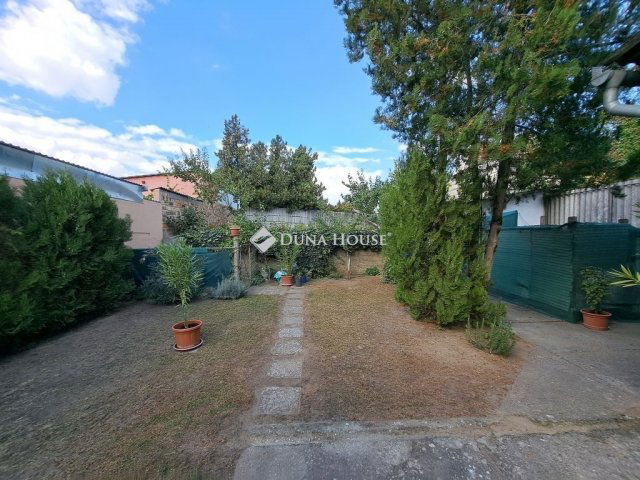 Eladó családi ház, Baján 68.9 M Ft, 3 szobás