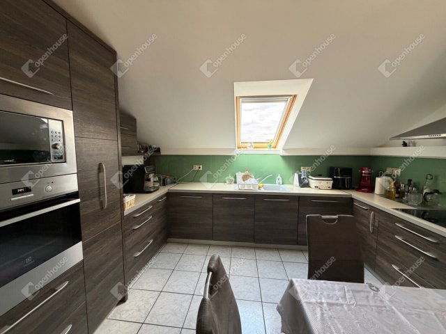 Eladó téglalakás, Szombathelyen 78.9 M Ft, 4 szobás