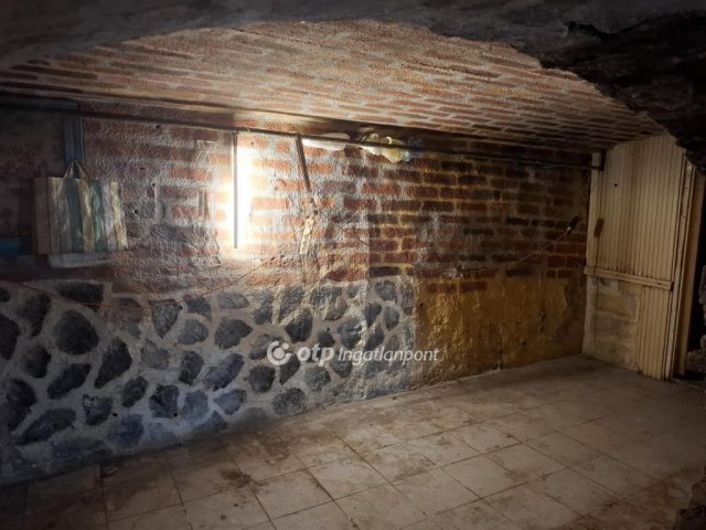 Eladó családi ház, Villányban 22 M Ft, 5 szobás