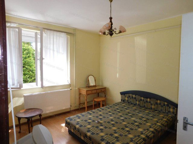 Eladó családi ház, Zalakaroson 85 M Ft, 12 szobás