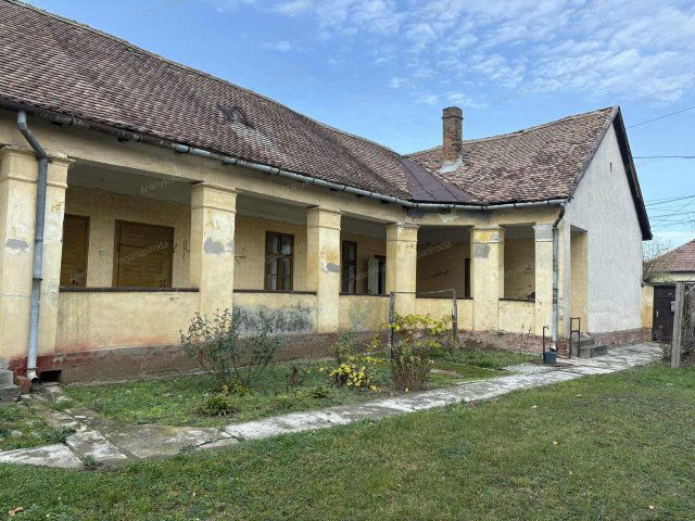 Eladó családi ház, Gyulán 15.25 M Ft, 3 szobás