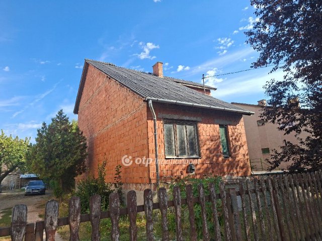 Eladó családi ház, Törökbálinton 79.9 M Ft, 4 szobás