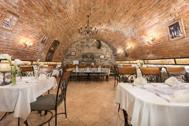 Eladó ipari ingatlan, Vácon 349 M Ft / költözzbe.hu