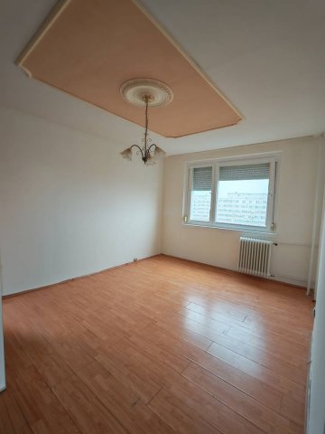 Eladó panellakás, Tatabányán 31.9 M Ft, 1+1 szobás