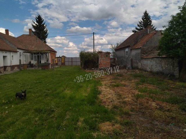 Eladó családi ház, Egyházaskeszőn 14.95 M Ft, 2 szobás