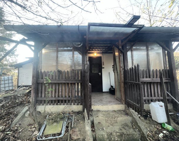 Eladó családi ház, Szekszárdon 8.5 M Ft, 1 szobás