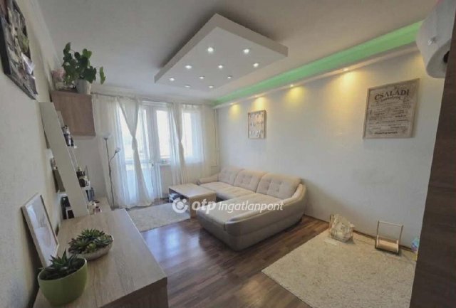 Eladó panellakás, Nyíregyházán 42.9 M Ft, 2 szobás