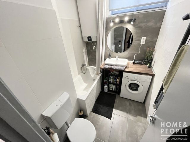 Eladó téglalakás, Szegeden 52.699 M Ft, 2 szobás