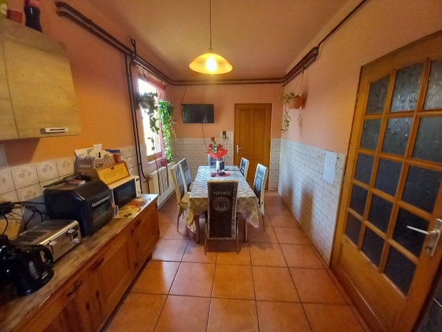 Eladó családi ház, Abonyban 58.9 M Ft, 5 szobás