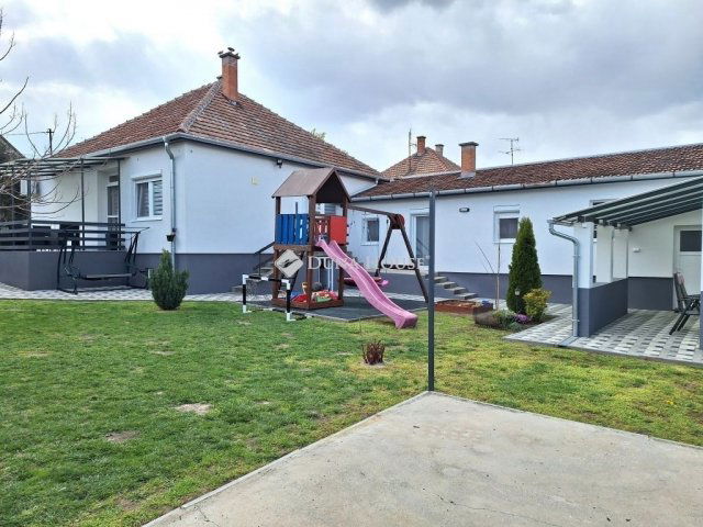 Eladó családi ház, Kecskeméten 73.9 M Ft, 4 szobás