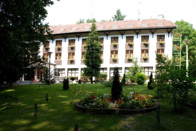 Eladó hotel, Salgótarjánban 290 M Ft, 31 szobás