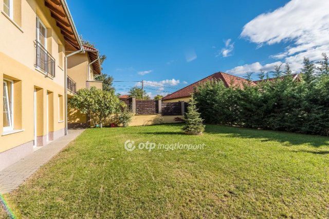 Eladó ikerház, Piliscsabán 135 M Ft, 4 szobás