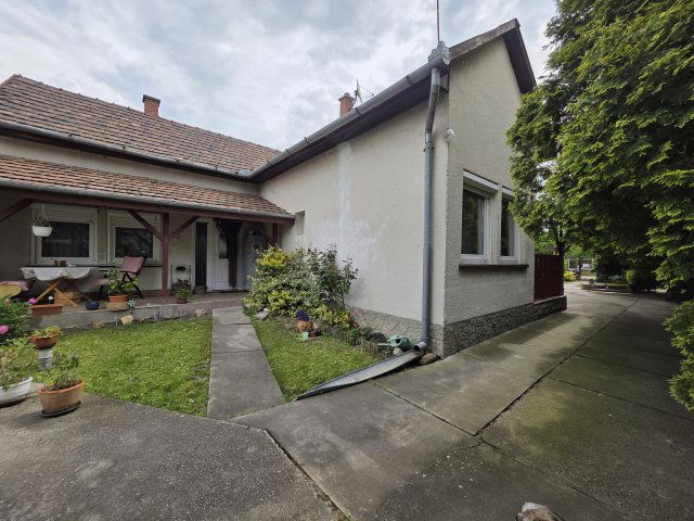 Eladó családi ház, Szigetszentmiklóson, Szilágyi Lajos utcában