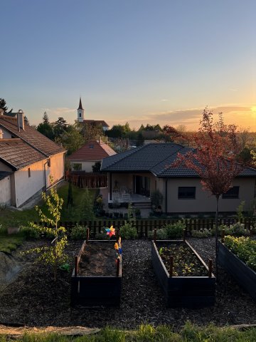 Eladó családi ház, Siófokon 147.9 M Ft, 5 szobás