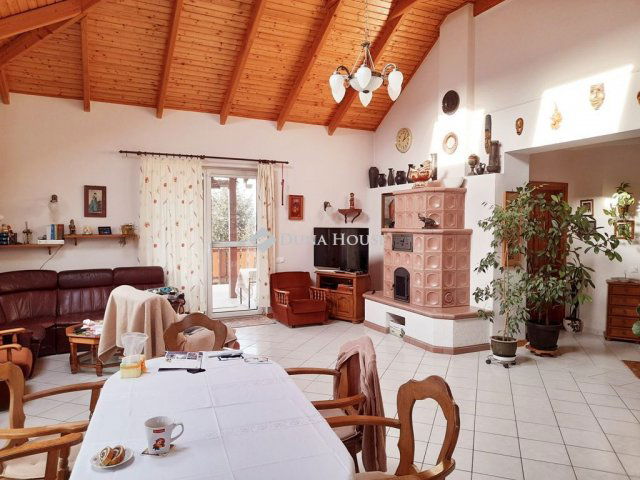 Eladó családi ház, Veresegyházon 135 M Ft, 6 szobás