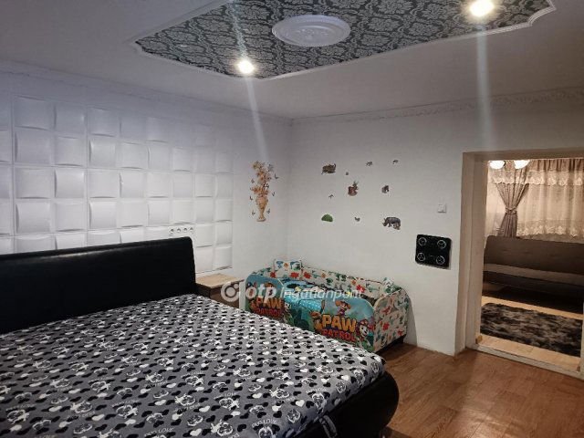 Eladó családi ház, Nádudvaron 9.8 M Ft, 1+1 szobás