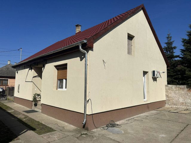 Eladó családi ház, Forrón 29.5 M Ft, 3 szobás