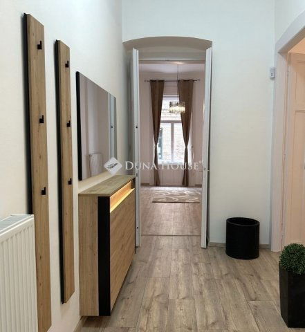 Eladó téglalakás, Budapesten, XIV. kerületben 130.5 M Ft