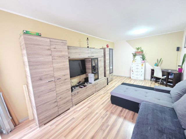 Eladó panellakás, Dunaújvárosban 29.7 M Ft, 2 szobás