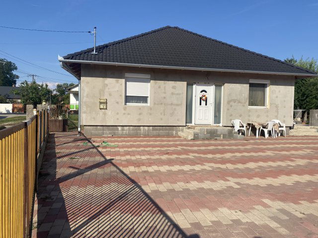 Eladó családi ház, Abonyban 53 M Ft, 3 szobás
