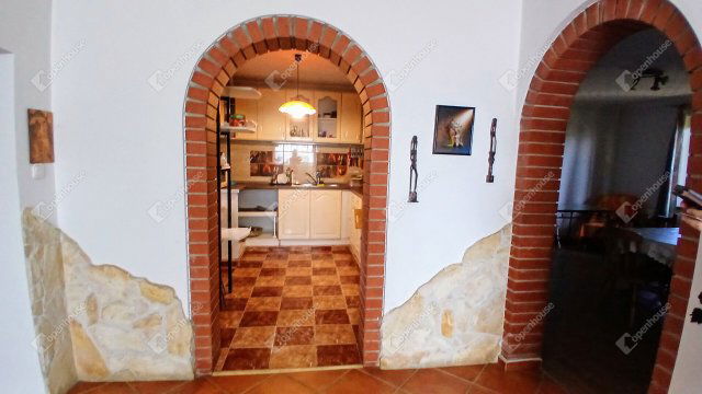 Eladó családi ház, Nován 29.5 M Ft, 2 szobás