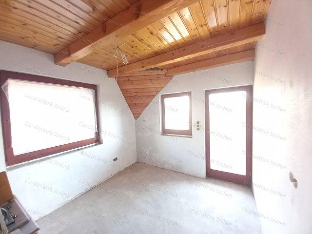 Eladó családi ház, Abonyban 56 M Ft, 5 szobás