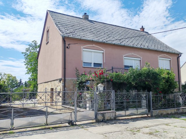 Eladó családi ház, Csurgón 45 M Ft, 4 szobás