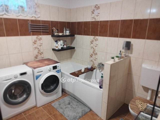 Eladó családi ház, Tökölön 110 M Ft, 3+1 szobás