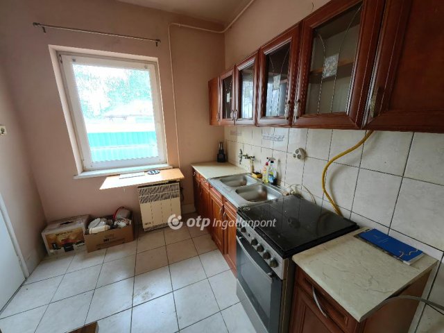 Eladó családi ház, Túrkevén 25.99 M Ft, 1+2 szobás