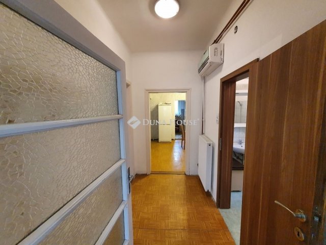 Eladó téglalakás, Vácon 75 M Ft, 2 szobás