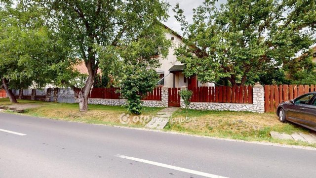 Eladó családi ház, Szirmabesenyőn 69.9 M Ft, 2+2 szobás