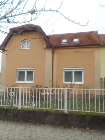 Eladó családi ház, Kaposváron 84.9 M Ft, 6 szobás