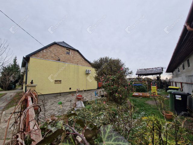 Eladó családi ház, Mocsán 51.9 M Ft, 4 szobás