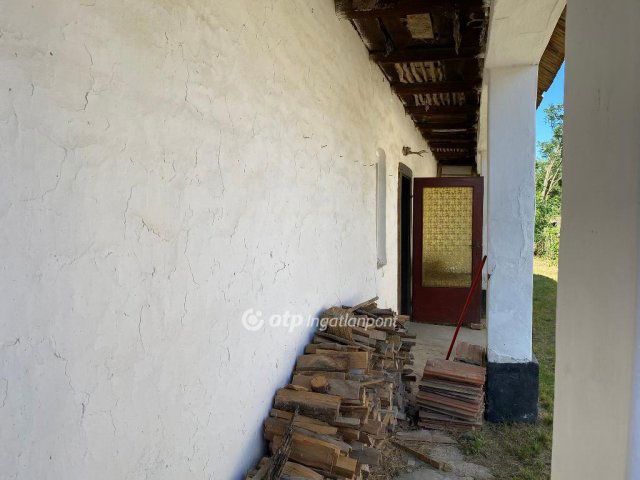 Eladó családi ház, Bakonyszücsön 14 M Ft, 2 szobás