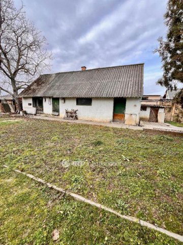 Eladó családi ház, Bólyban 45.9 M Ft, 4 szobás