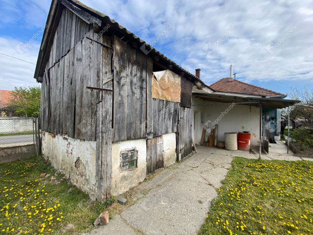 Eladó családi ház, Barbacson 35 M Ft, 3 szobás