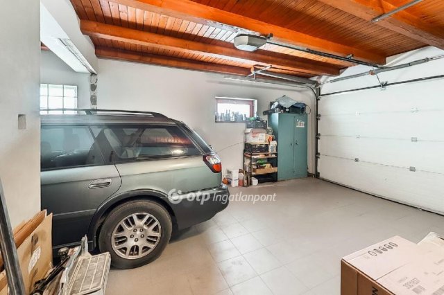 Eladó családi ház, Tinnyén 129 M Ft, 4 szobás