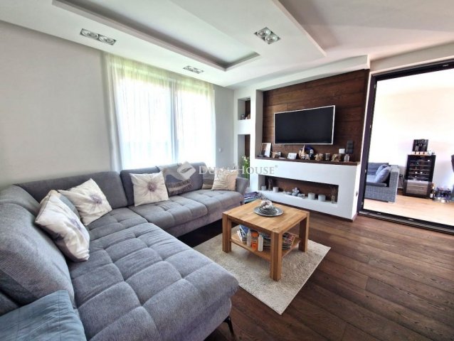 Eladó téglalakás, Vonyarcvashegyen 112 M Ft, 4 szobás