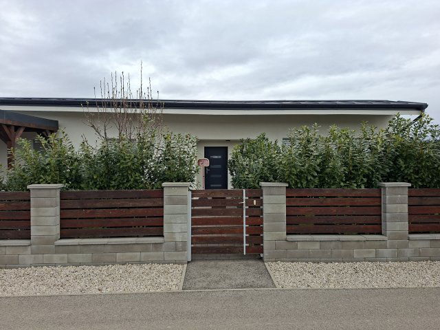 Eladó családi ház, Harkán 109 M Ft, 4 szobás