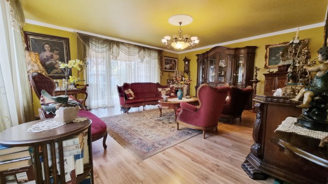 Eladó családi ház, Nyíregyházán 135 M Ft, 5 szobás